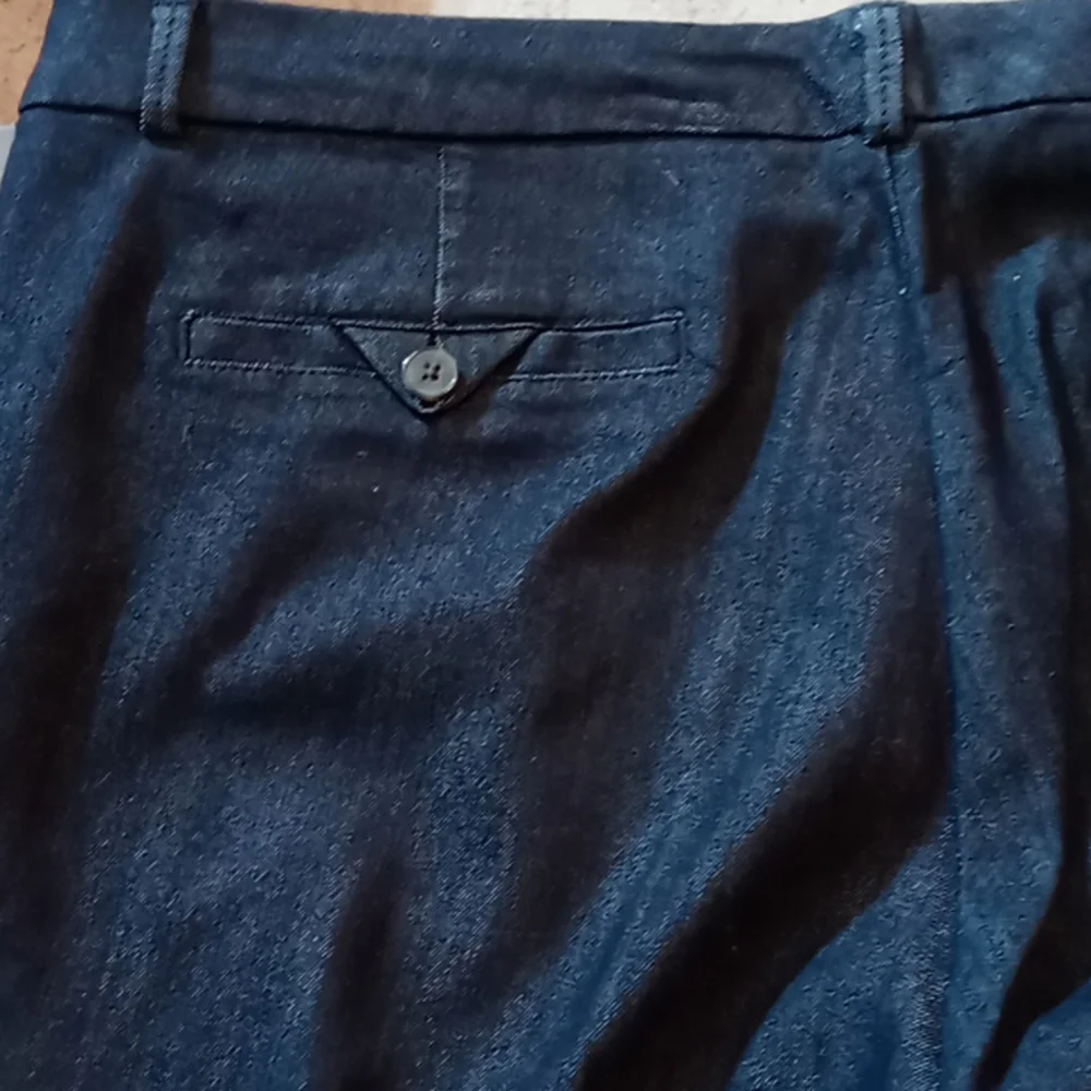 Dockers Dark Blue Cropped Jean Size 16